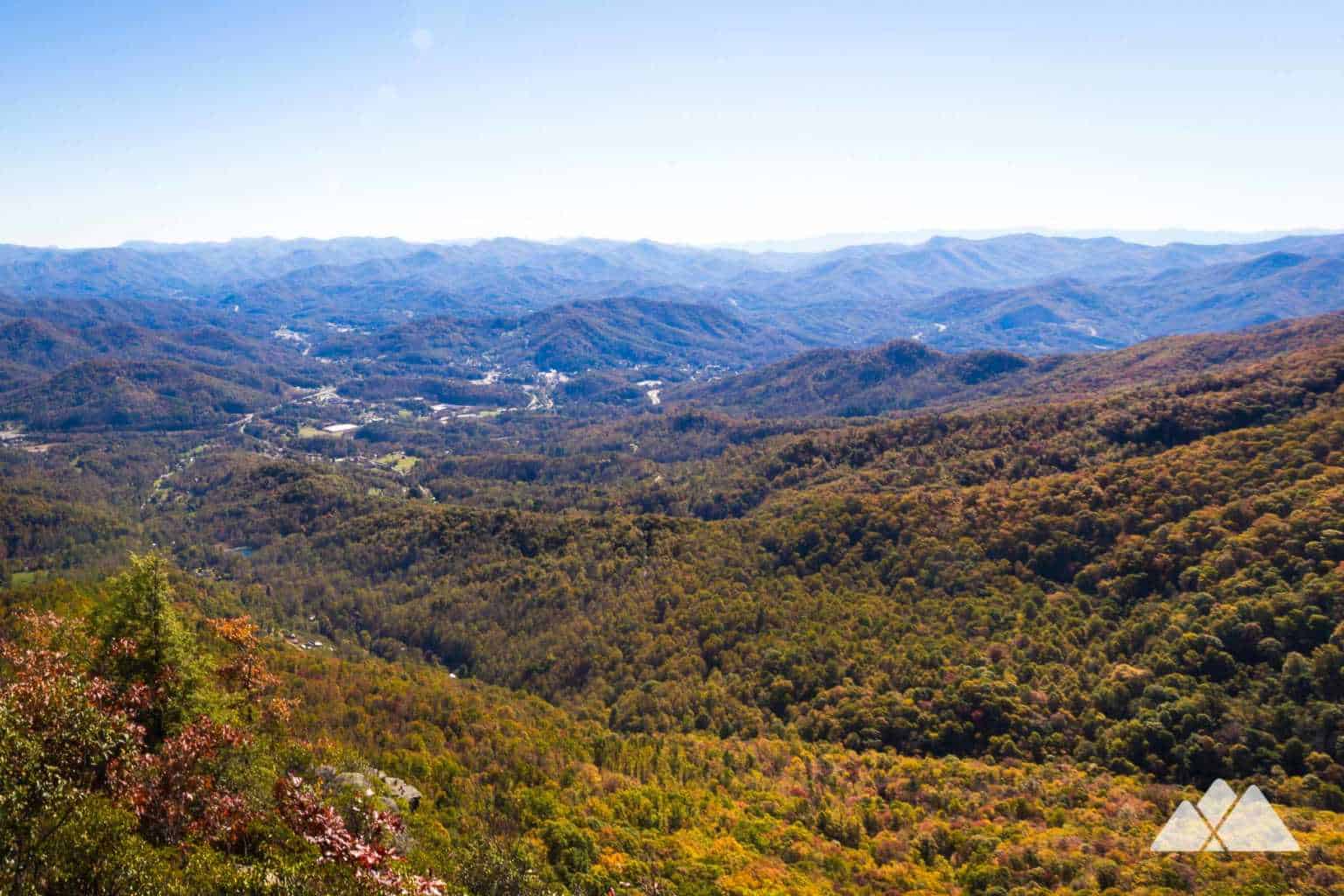 Pinnacle Park in Sylva, NC hiking to The Pinnacle Asheville Trails